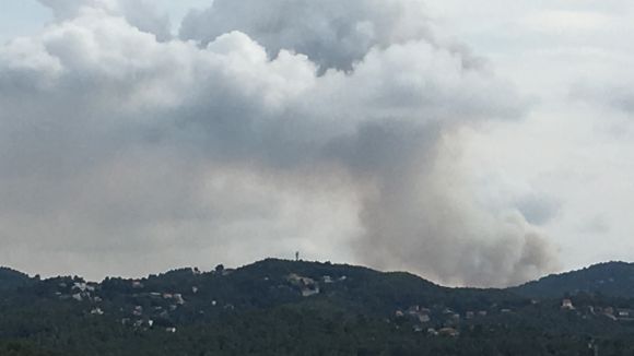 Visi de l'incendi des de Sant Cugat / Foto: Carolina Daz