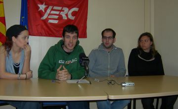 La secci juvenil d'ERC, en un moment de la roda de premsa