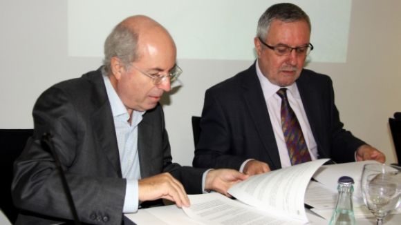 El doctor Jordi Cam, a l'esquerra de la imatge, en un acte de la Fundaci Pasqual Maragall / Font: ACN