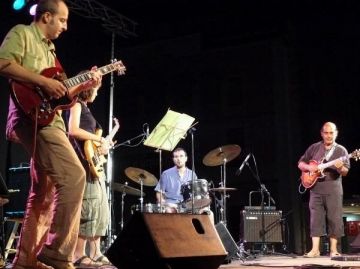 El jazz de Konfusi tanca la primera nit de Festa Major a la Floresta