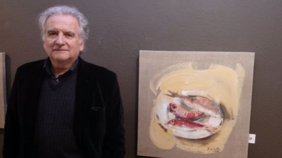 L'artista Manuel Ruiz Ortega amb una de les seves obres