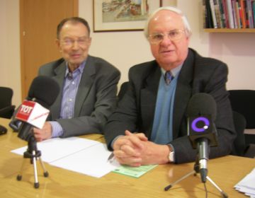 El vicepresident de l'AEU Joan Anton Lluc, a l'esquerra, i el president Marc Plens