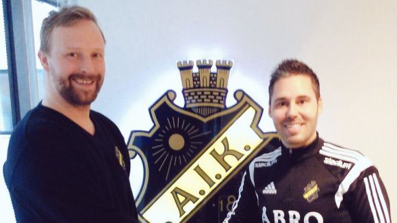A la dreta, Mart Cifuentes en la presentaci com a nou membre de l'equip tcnic de l'AIK Solna / Font: AIK Solna