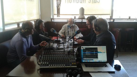 Gerald Patrick Fannon, Josep Ferr, Eduard Jener, Ayako Fujiki i Grigor Palikarov, durant la gravaci del programa al Caf Auditori