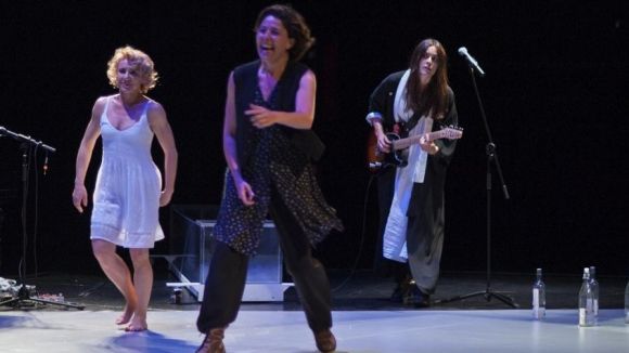 Sol Picó, Míriam Iscla i Maika Makovski protagonitzen 'Només són dones' / Foto: web del Teatre-Auditori
