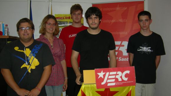 Carles Algaril i ric Gmez, al centre, a la permanent de les JERC