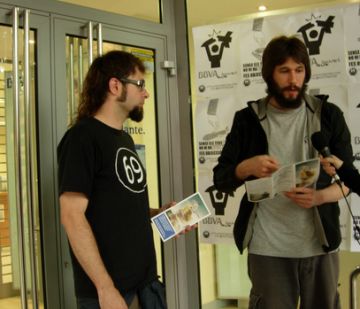 L'acte s'ha fet aquest dimecres a les portes de l'entitat bancria del BBVA de la ciutat / Foto: http://nodo50.org/casc