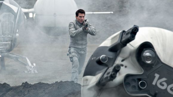 Escena del film 'Oblivion', amb Tom Cruise // font: oblivion.es