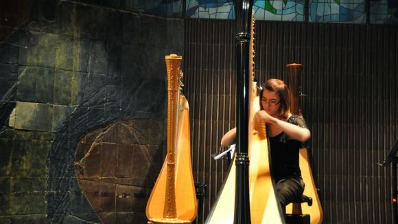 L'arpista Olga Benito oferir un ampli repertori musical / Foto: Associaci catalana d'arpistes