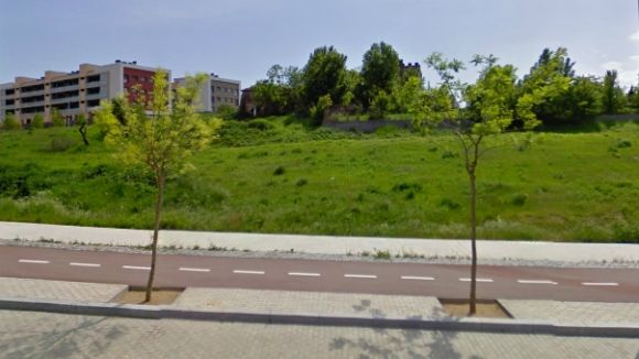 El carrer de Pere Calders t ara doble circulaci. / Font: Google Maps
