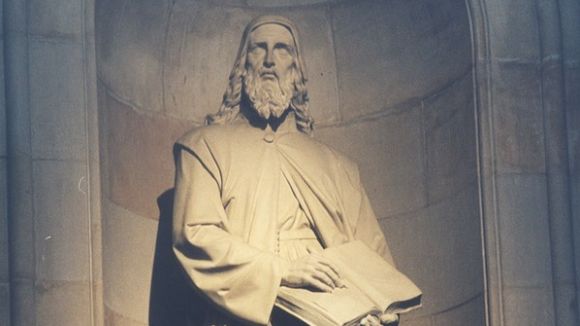 Figura de Ramon Llull a la Universitat de Barcelona / Foto: Wikipedia