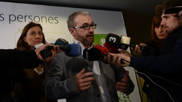 El secretari general del Departament de Treball, Afers Socials i Famlies, Josep Ginesta, amb els mitjans / Foto: Localpres