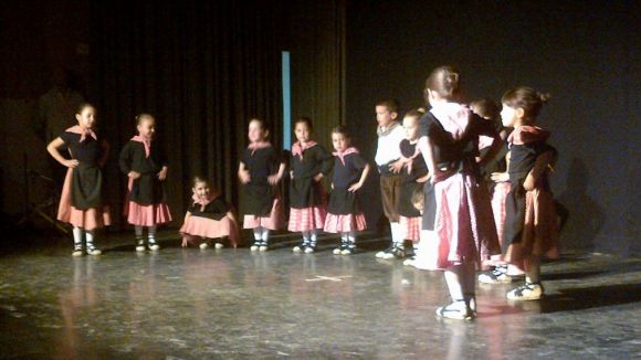 Els ms petits de l'Escola de dansa Grup Mediterrnia