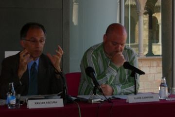 D'esquerra a dreta el regidor de Cultura, Xavier Escura, i el director del Museu Sant Cugat, Llus Campins
