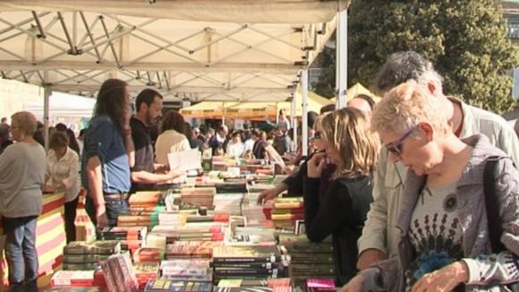 Sant Jordi tornar a omplir la ciutat de llibres, roses i ms activitats