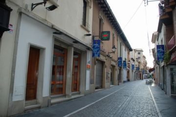 Els robatoris es van produir al carrer de Santa Maria i voltants. / Font: Panoramio 

