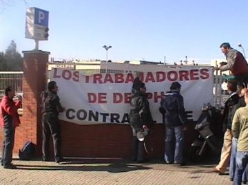 Els treballadors han tornat a desplegar pancartes en contra de l'ERO