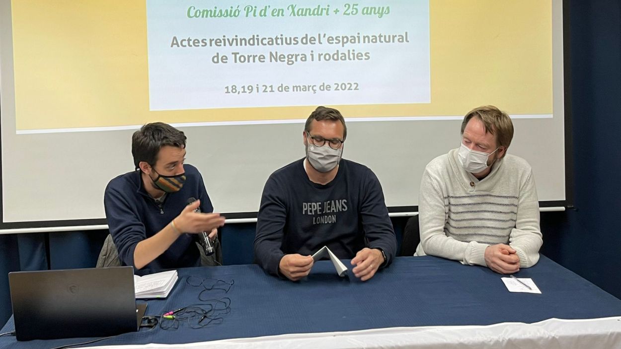 La taula rodona ha comptat amb la participació de Jordi Pascual, Josep Tarragó i Kristian Herbolzheimer (d'equerra a dreta) / Foto: Cugat Mèdia