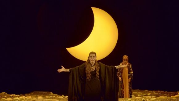 L'actriu Emma Vilarassau en un dels moments de la representaci / Foto: Teatre-Auditori