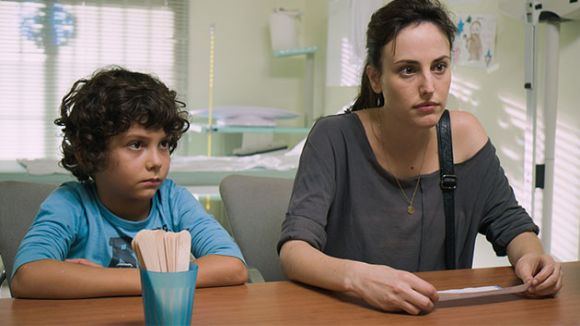 Natalia Molina interpreta el paper d'una mare adolescent sense recursos a 'Techo y comida'