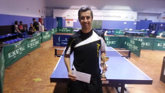 Josep Antón aspira a guanyar un concurs de genialitats de tennis taula 