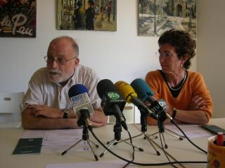 El president de la UNIPAU, Arcadi Oliveres, i la directora, Neus Sotomayor