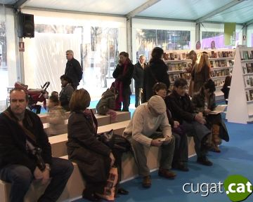 Alguns dels assistents a la Setmana del Llibre en Catal que enguany s'ha celebrat a Sant Cugat