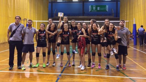 Imatge del juvenil santcugatenc celebrant el set lloc  / Foto: Club Voleibol Sant Cugat
