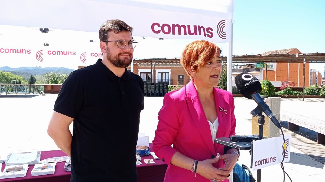 Ramon Gutirrez, portaveu dels comuns a Sant Cugat, i Laura Campos, nmero 8 a la llista de Comuns-Sumar al Parlament, en l'acte de campanya a Sant Cugat  / Foto: Cugat Mdia